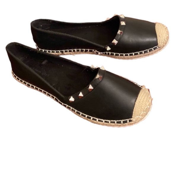Madden Girl Black Studded Slip On Flats Size 8 - Picture 1 of 15